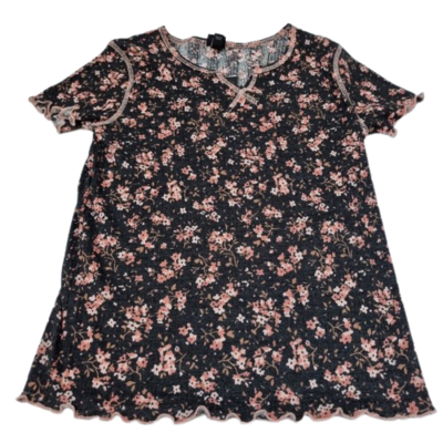 Art Class Tshirt Black flowers