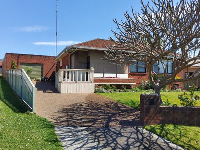 8 Raymond Parade, Towradgi