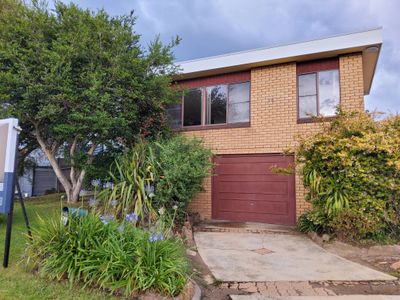 24 Narelle Crescent, Woonona