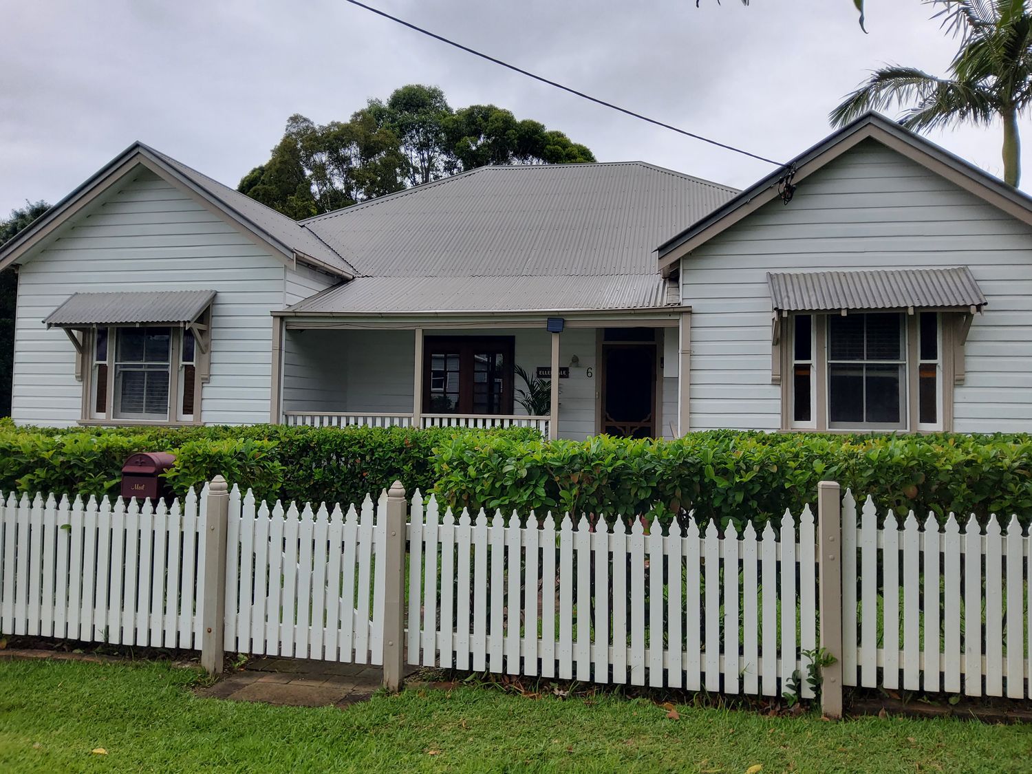 6 Lachlan Street, Thirroul 6 Lachlan Street, Thirroul