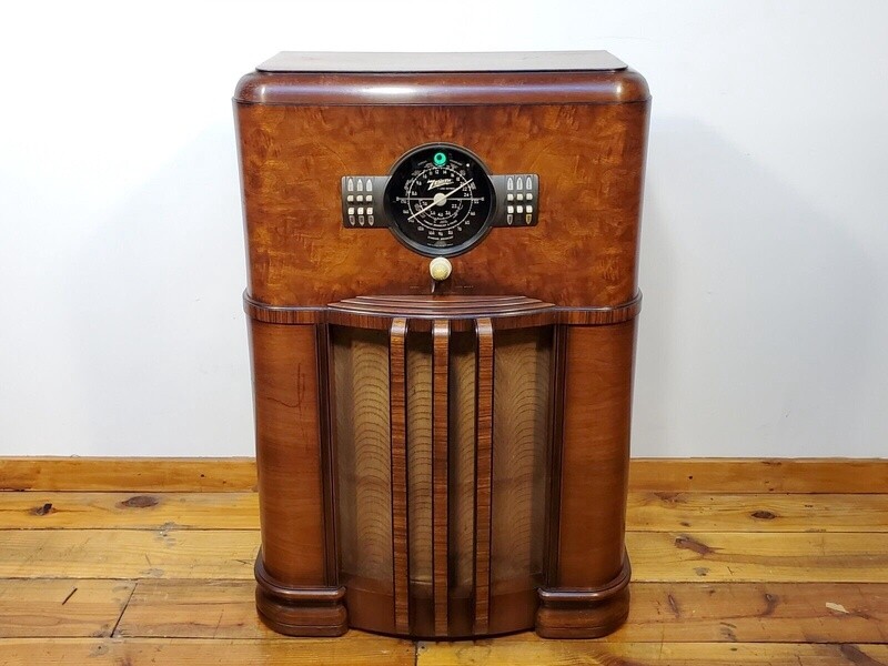 Zenith Model 8S359 Radio