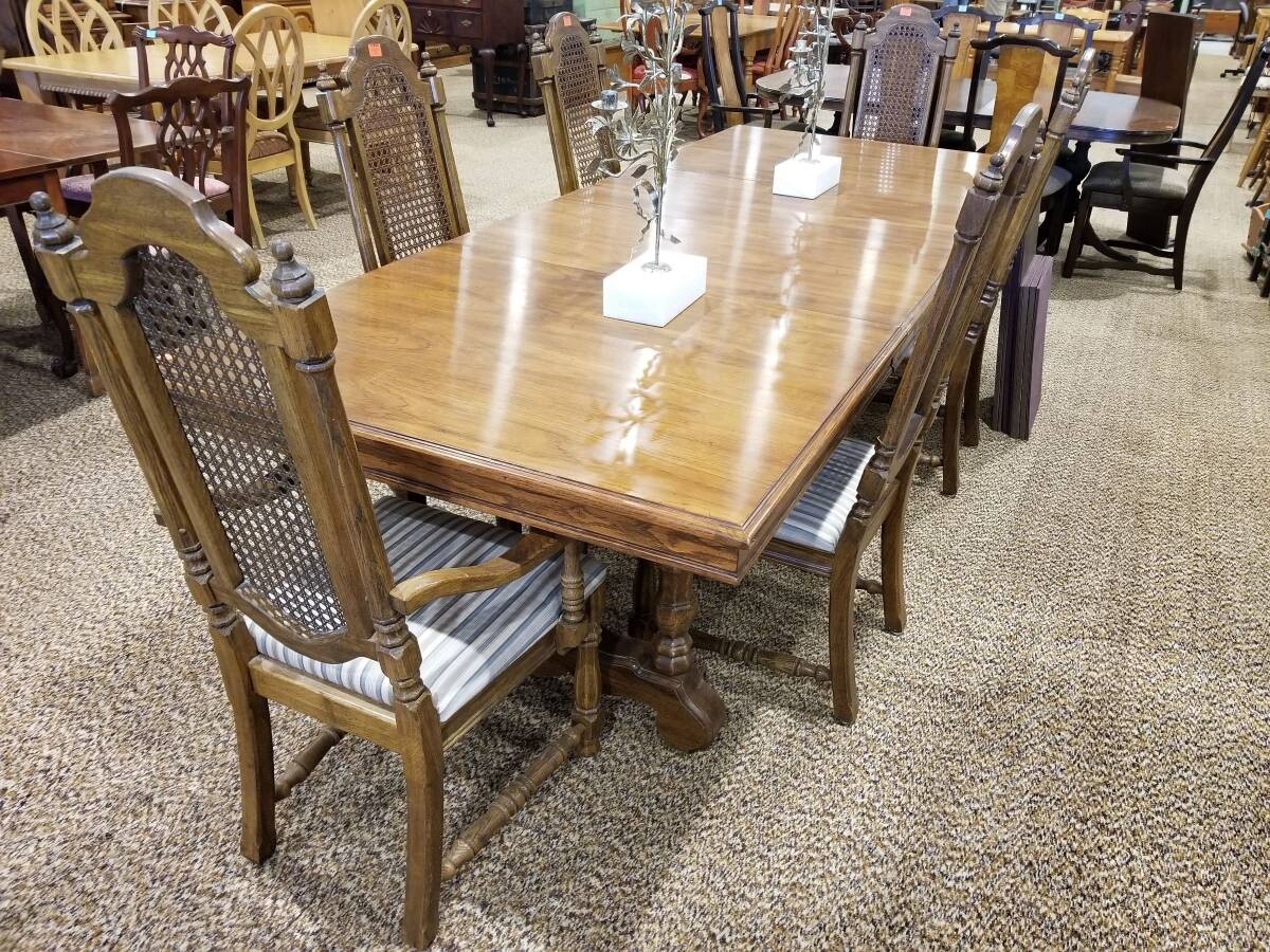 Thomasville Dining Table w/ 6 Chairs &amp; Leaves