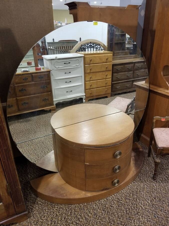 z Art Deco Vanity with Circular Mirror and Tray