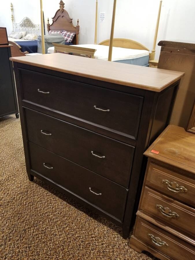 2-Tone Modern Dresser