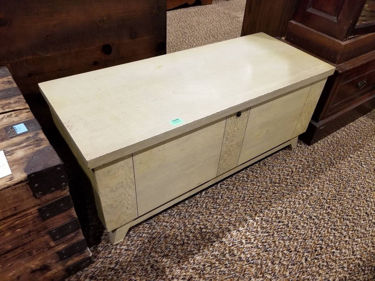 Lane Mid Century Modern Cedar Chest