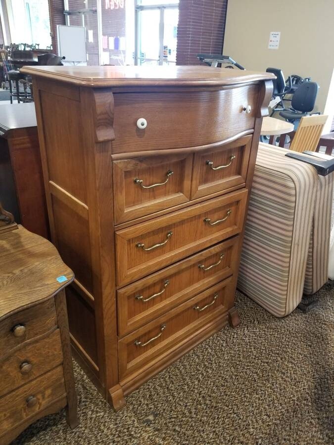 Pulaski Furniture Keepsakes Tall Dresser