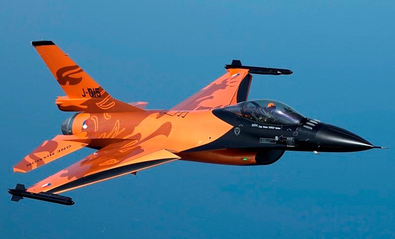 Pilot-RC F-16 Fighting Falcon Turbinen-Jet, Spw 2115mm, ARF mit EZFW