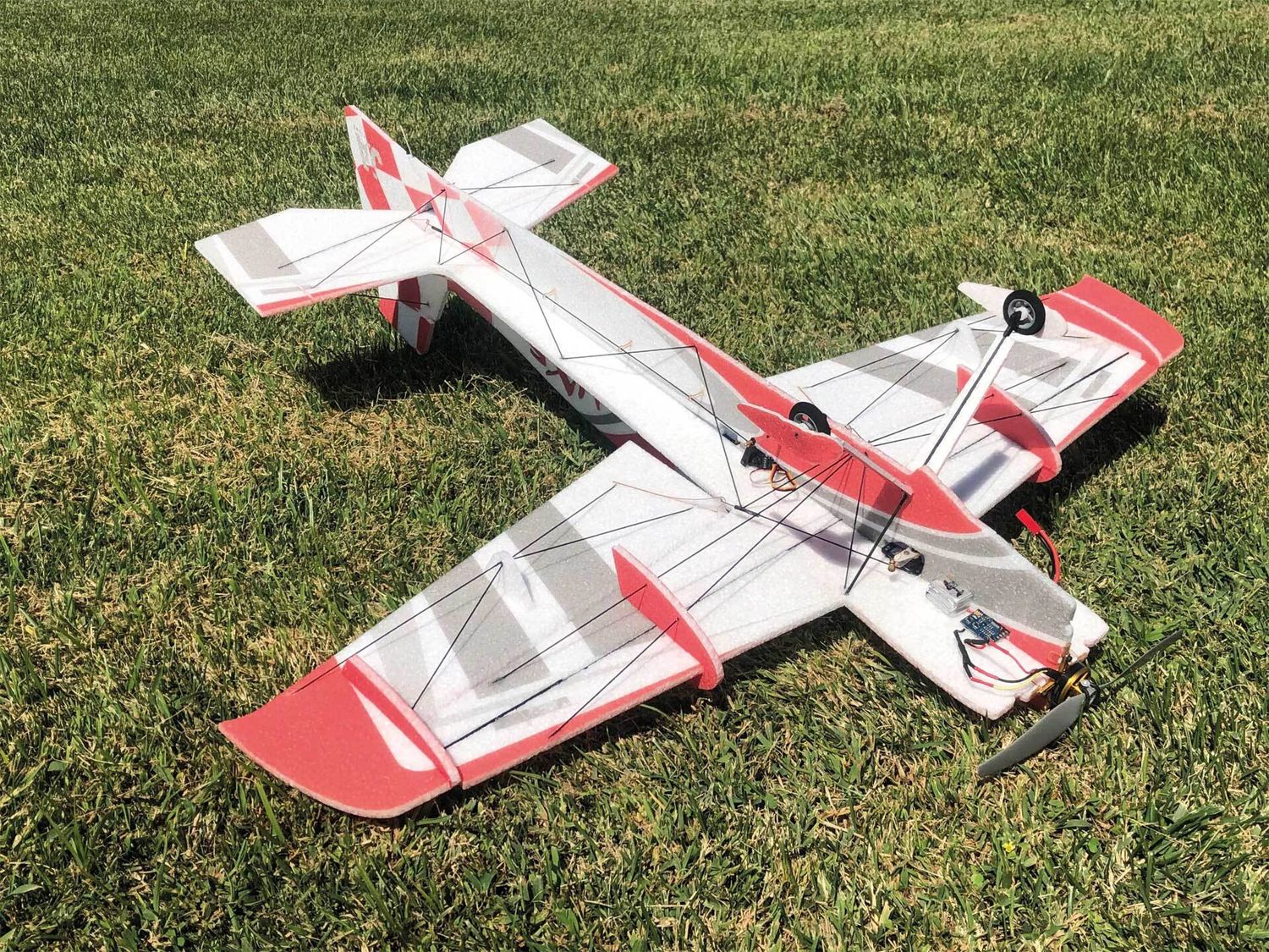 JTA Innovations MXS (rot/weiß) 33" EPP 3D-Kunstflug Modell