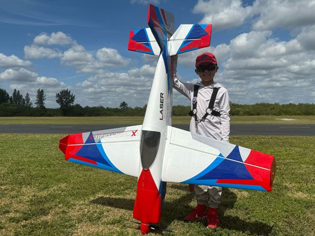 Extremeflight-Rc Laser 67" Weiss/Blau/Rot/Silber RXR (receiver Ready)