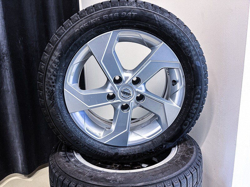 Friktionsdäck på Nissan originalfälg
