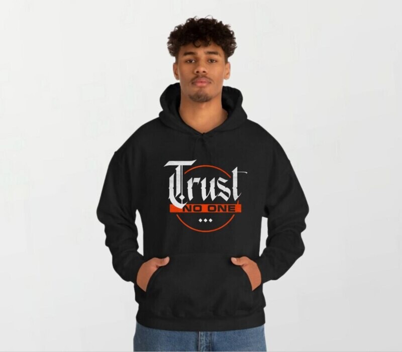 Trust no one_Elite Hoodie black