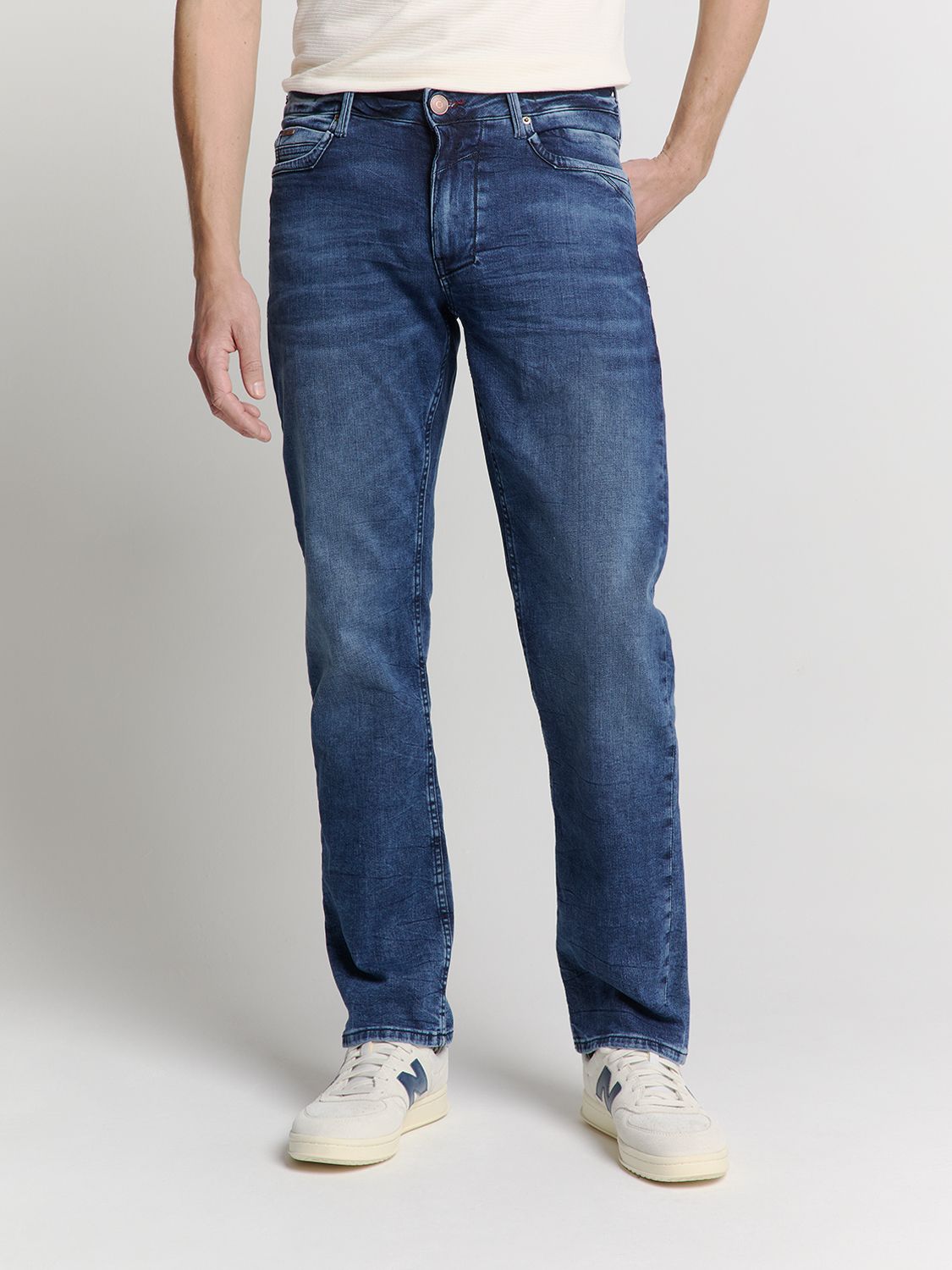 No Excess Denim, Relaxed Fit 715, Stone Used,