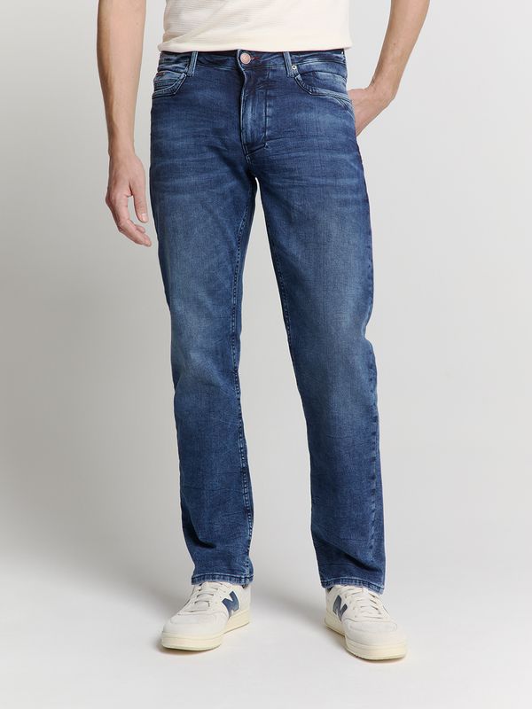 No Excess Denim, Relaxed Fit 715, Stone Used,