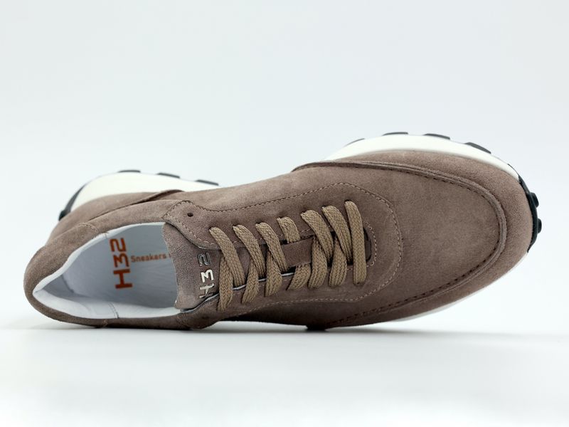 h32 Taupe suede