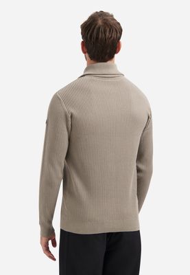 No Excess Pullover Half Zip Wing Collar Tuck