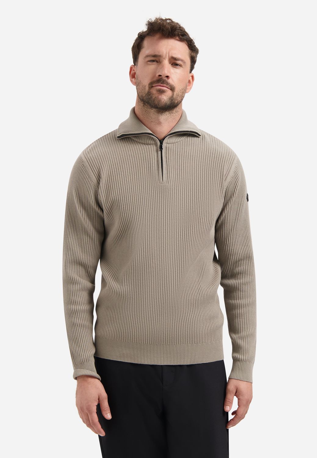 No Excess Pullover Half Zip Wing Collar Tuck