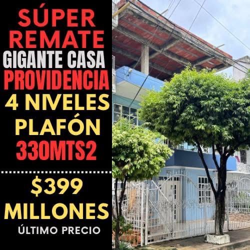 GIGANTE CASA DE 4 NIVELES DE PLAFÓN PROVIDENCIA