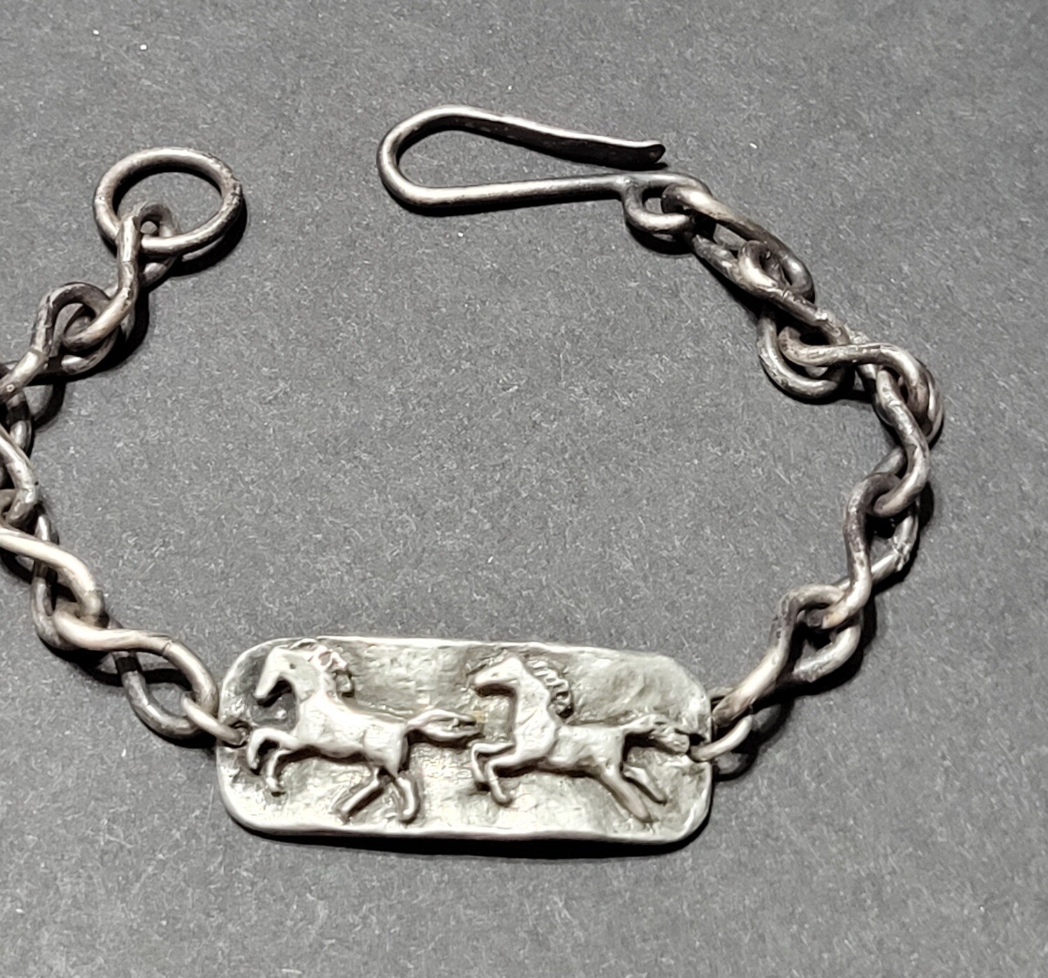 CURB CHAIN PONY BRACELET