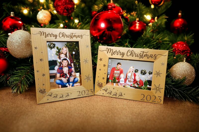 Personalized Christmas Picture Frame with Year  | Merry Christmas and Santa&#39;s Sleigh Design  | Family Christmas | Christmas Picture Frame