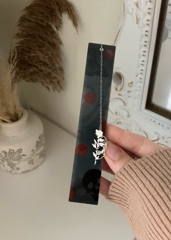 Marque page « Haunting Adeline » 🥀💀