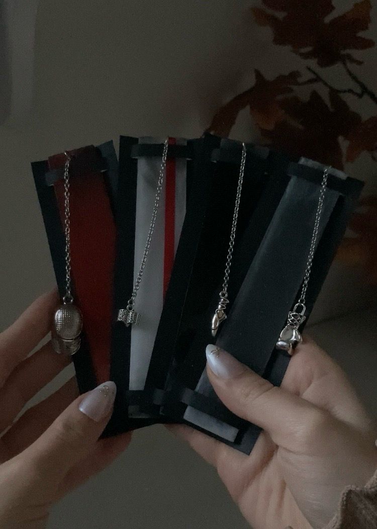 Marque page Devils night 🤍❤️🖤🩶