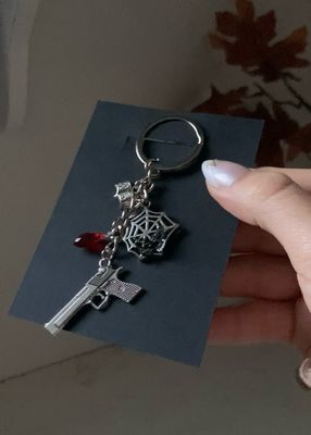 Porte clé L’ombre d’Adeline 🥀💀