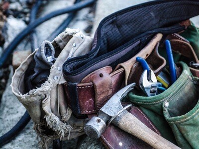 Tool Bags/Pouches/Hammer Holsters.....