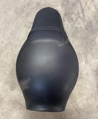 Seat-2011 Kawasaki Vulcan VN900C