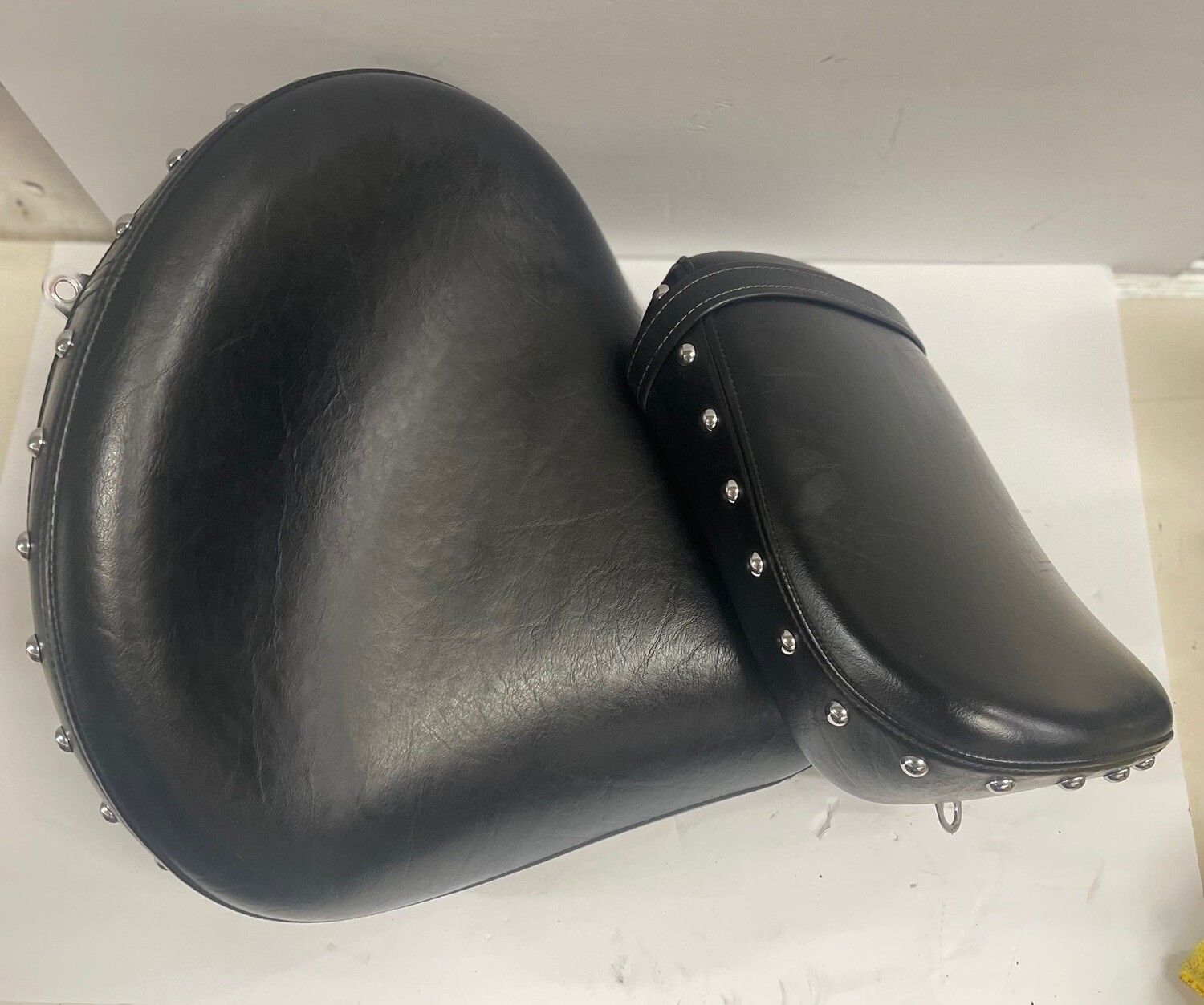 Driver/Passenger Seat Classic Studded-2006 Yamaha XVS1100A V-Star