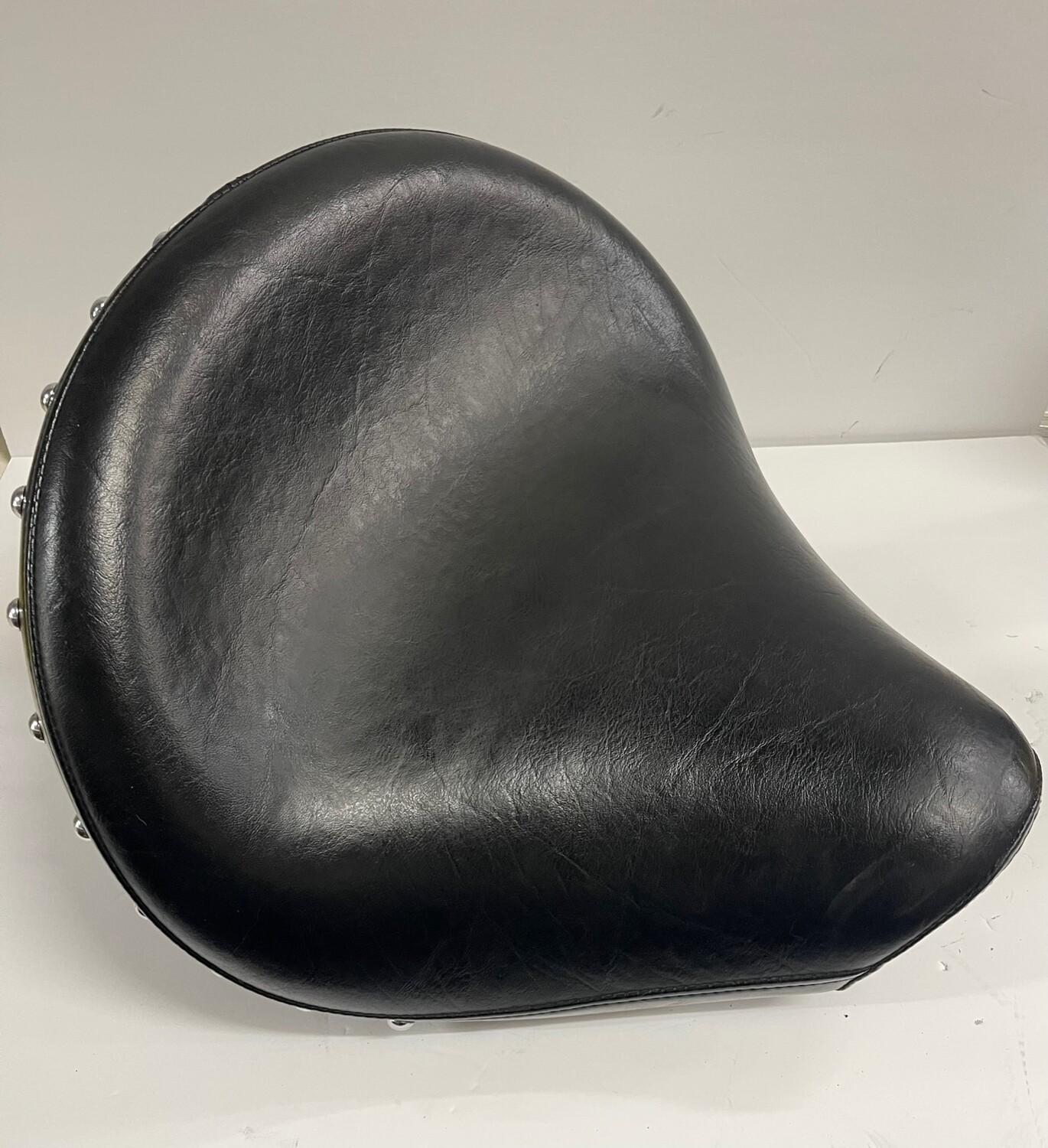 Driver/Passenger Seat Classic Studded-2006 Yamaha XVS1100A V-Star
