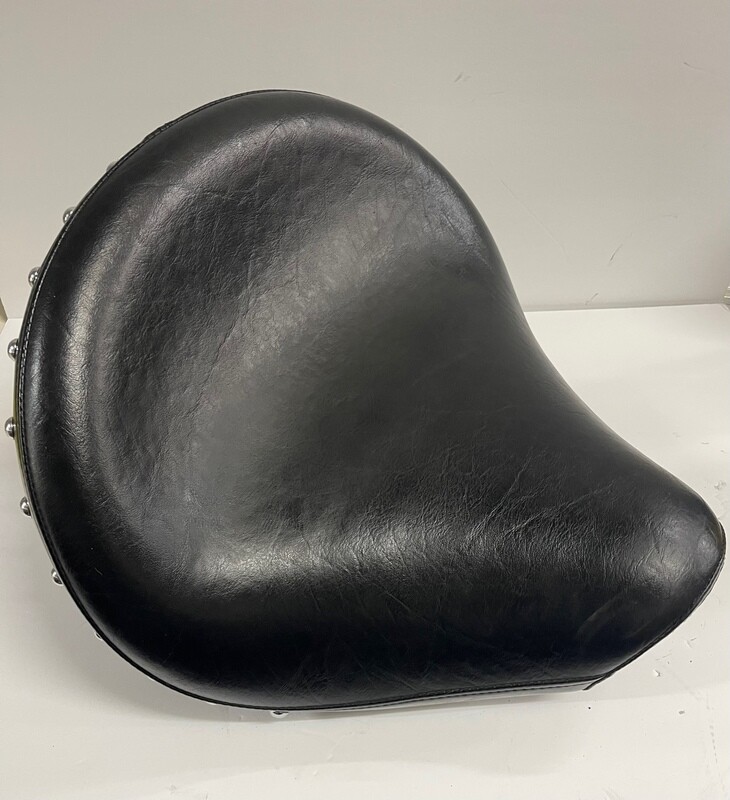 Driver/Passenger Seat Classic Studded-2006 Yamaha XVS1100A V-Star
