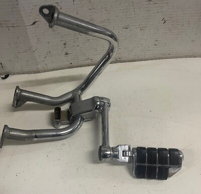Right Front Foot Rest w/ Bracket- 2001 Honda Goldwing GL1800A Right Front Foot Rest w/ Bracket- 2001 Honda Goldwing GL1800A