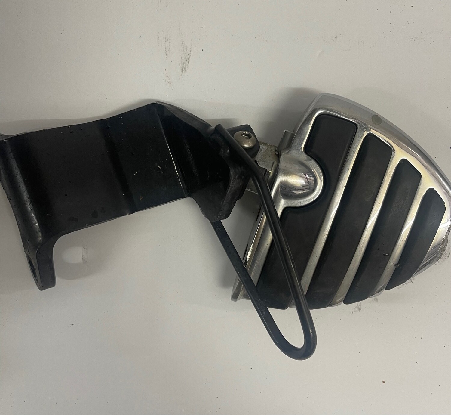 Right Passenger Floorboard w/ Mounting Bracket-2006 Honda Shadow VT750C