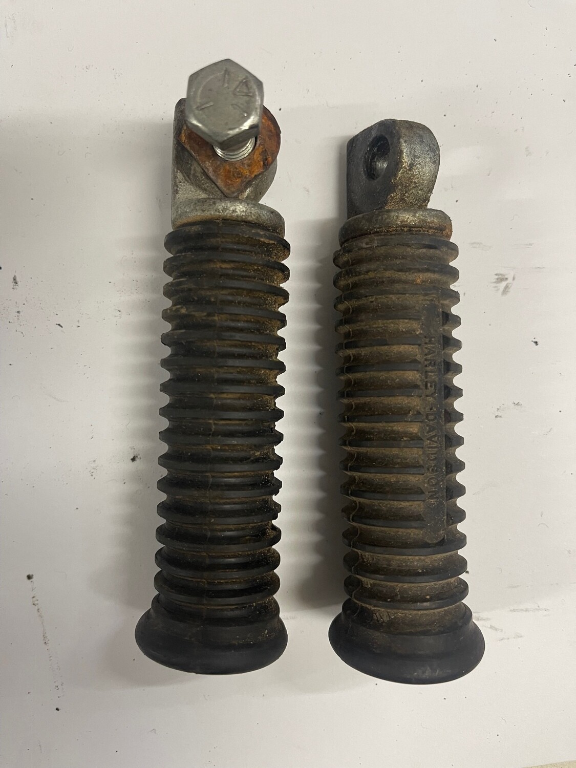 Passenger Pegs-1999 Harley-Davidson Sportster 883