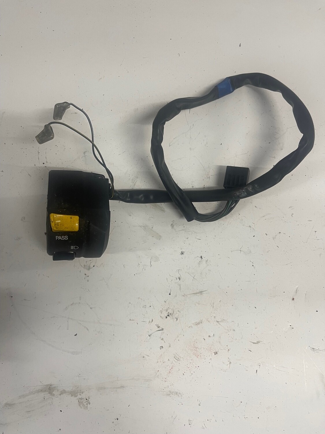 Left Handlebar Control Horn/Turn Signals- 2012 Suzuki GSX650