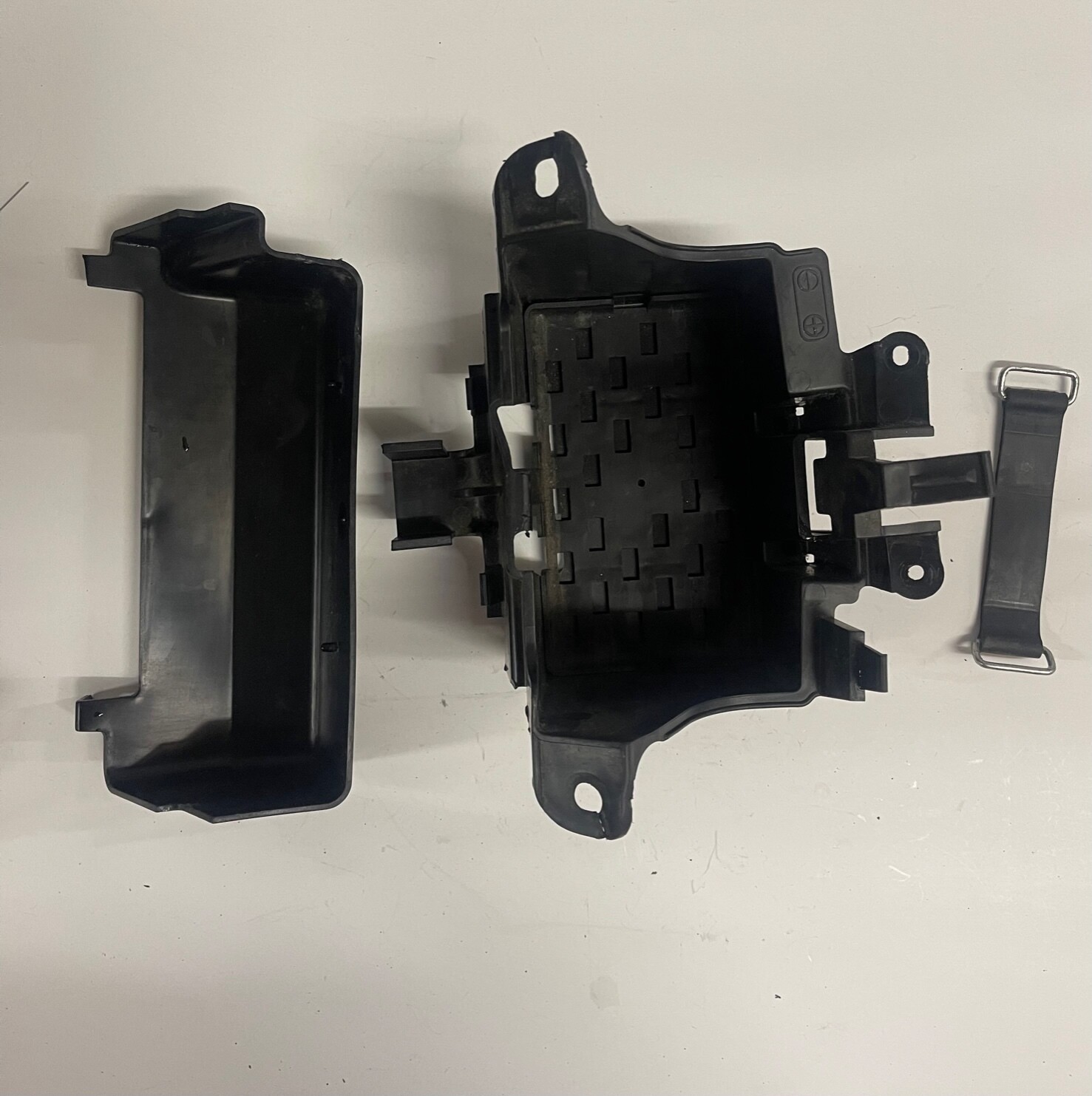 Batter Box and Strap- 2012 Suzuki GSX650