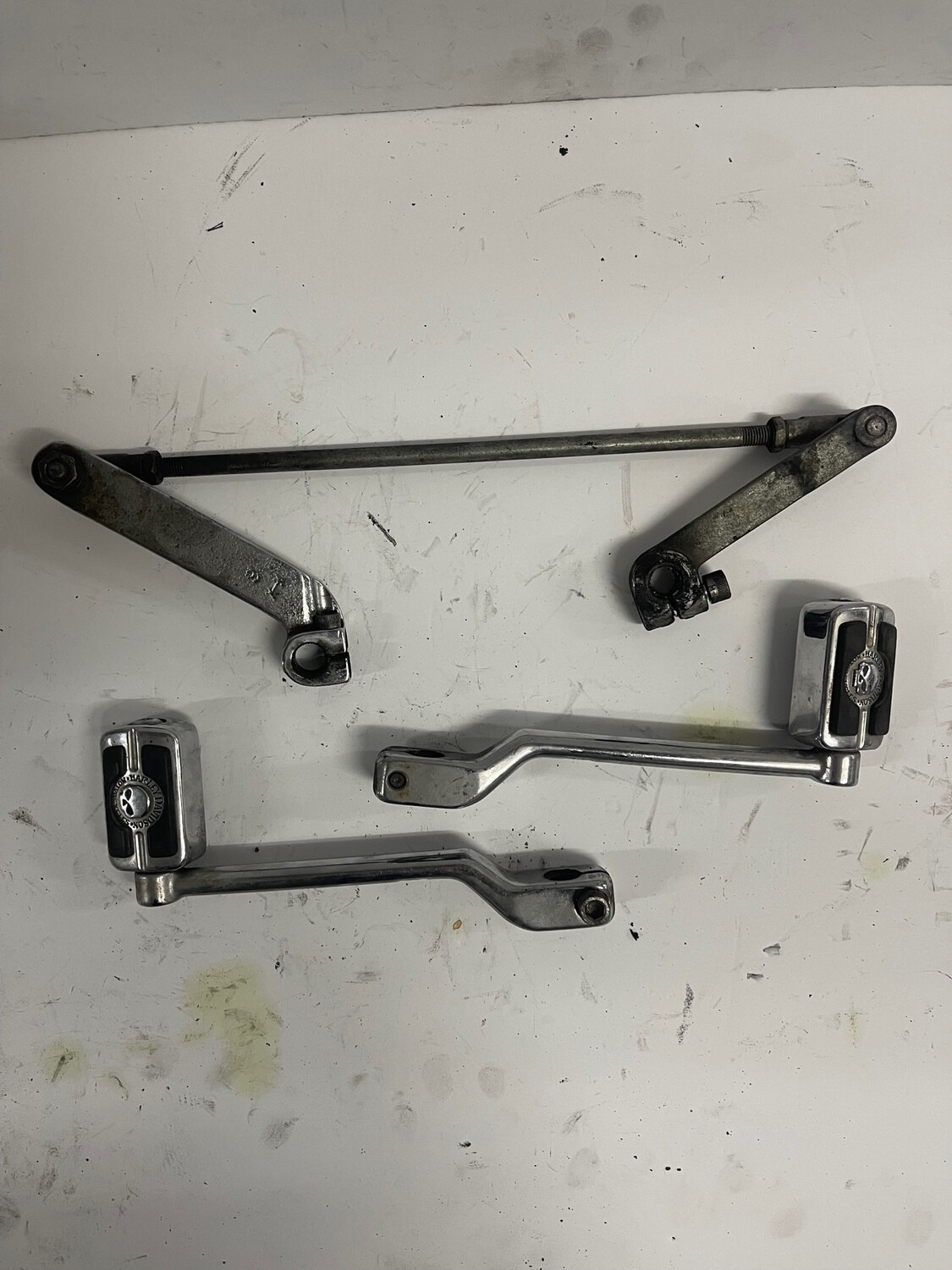 Shifter Pegs and Linkage-2001 Harley-Davidson FLTR Road Glide