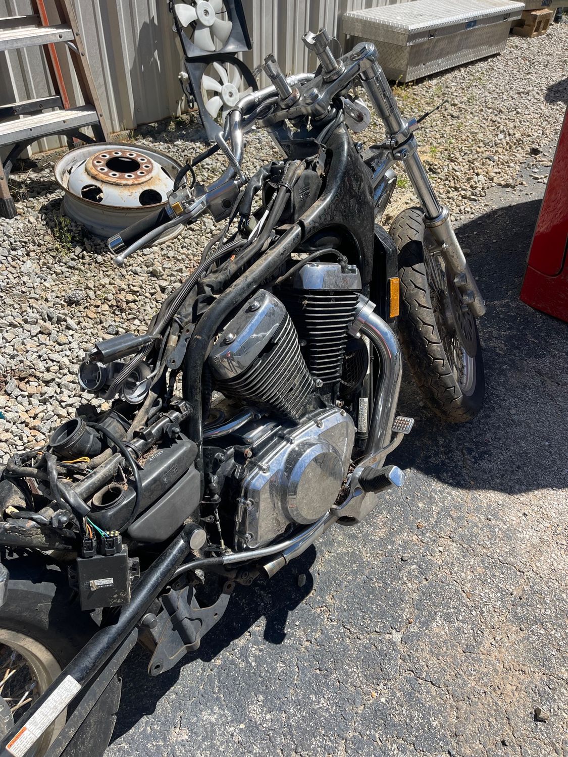 2005 Suzuki Intruder VS800-Parting Out