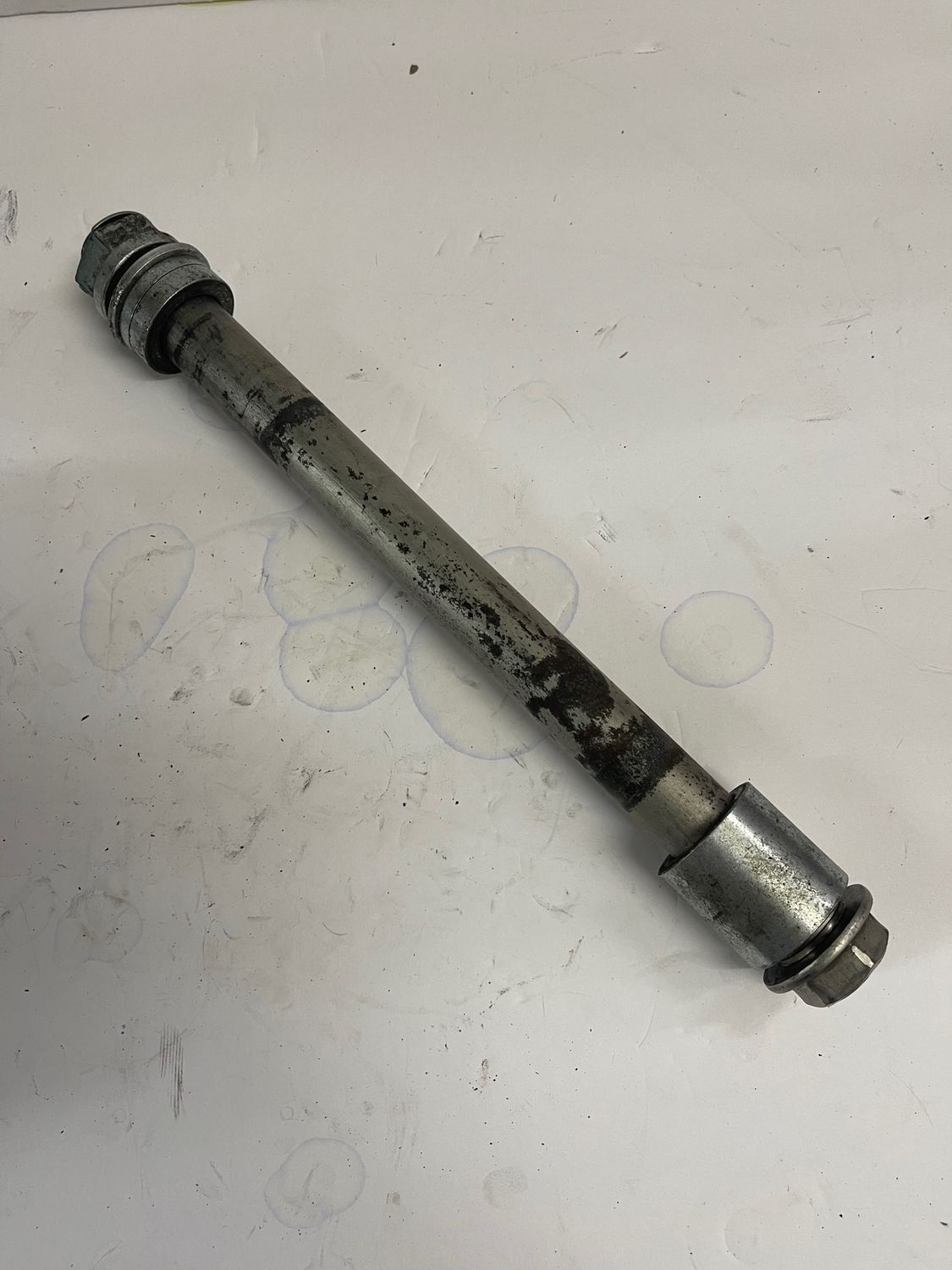 Rear Axle Bolt-2009 Harley-Davidson XL1200