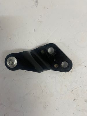 Front Tie Link Bracket Mount # 47470-04-2009 Harley-Davidson XL1200