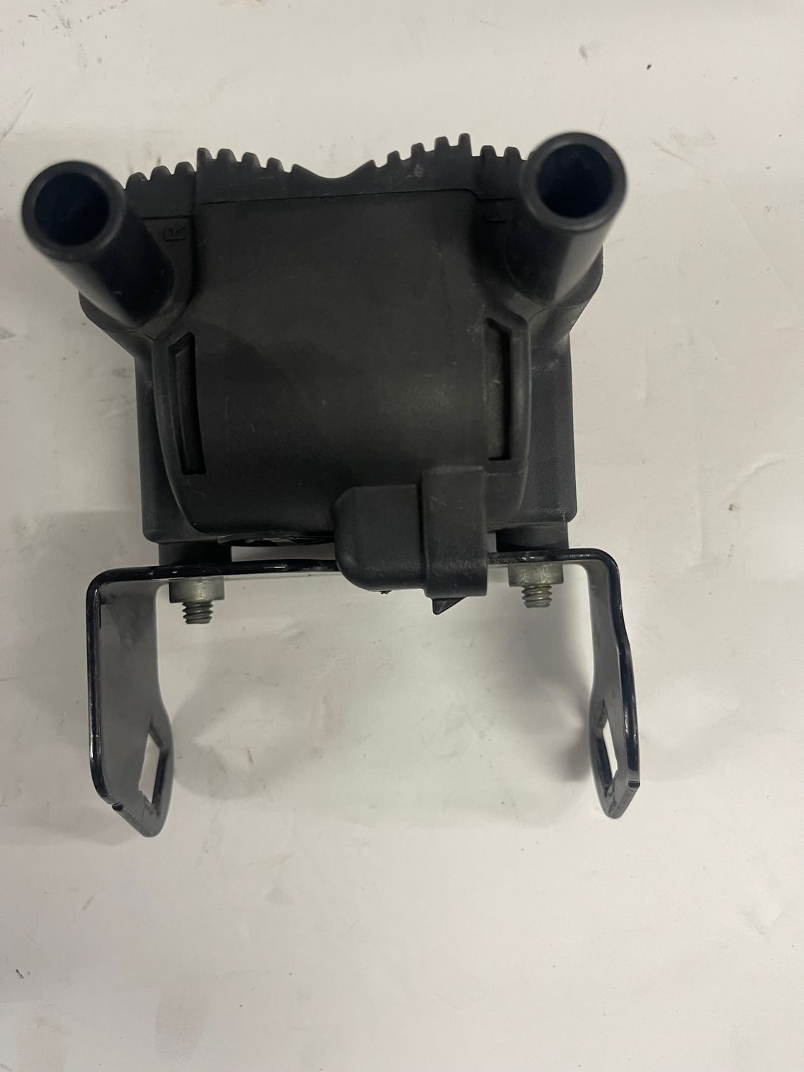 Black Single Fire EFI Ignition Coil #31743-01-Pulled from a 2003 Harley-Davidson FLHRCI Road King Classic Anniversary