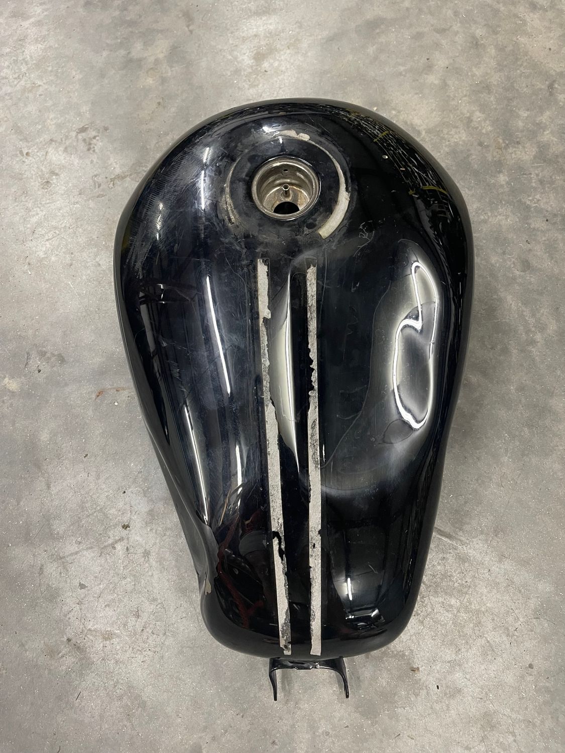 Fuel Tank (Damaged-Multiple Dents)-2009 Harley-Davidson XL1200