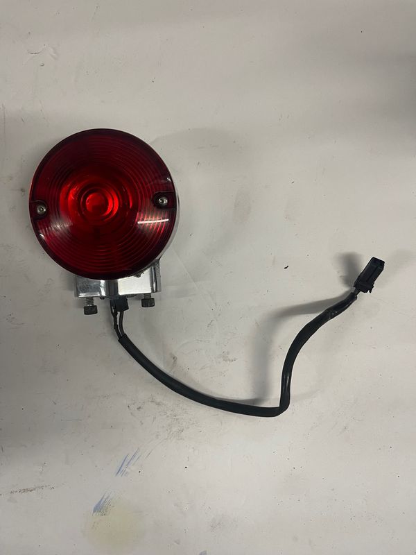 Rear Turn Signal #68713-94A-Pulled from a 2003 Harley-Davidson FLHRCI Road King Classic Anniversary