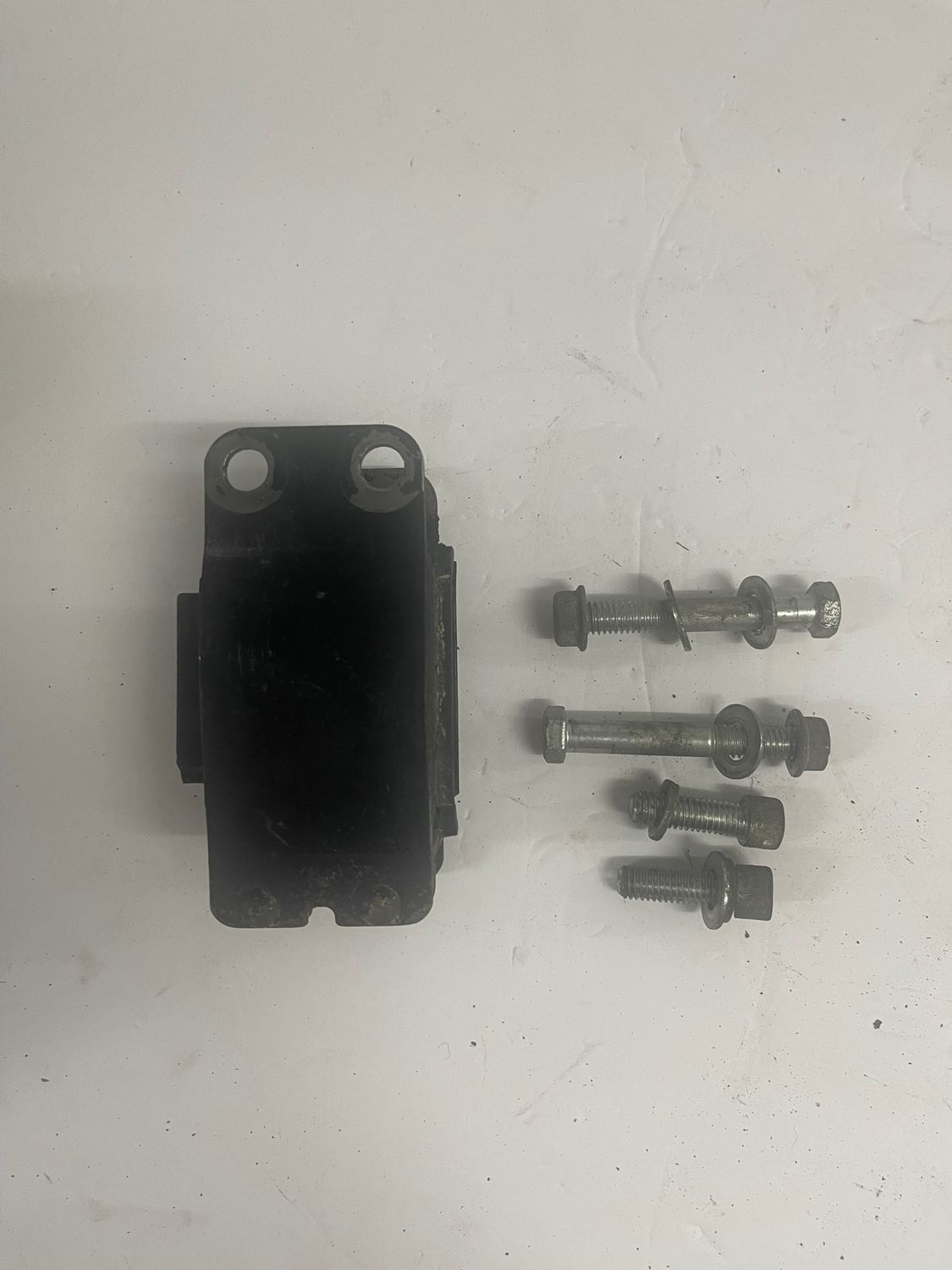 Rear Motor Mount # 47564-99-Pulled from a 2005 Harley-Davidson FXDWG Dyna Wide Glide