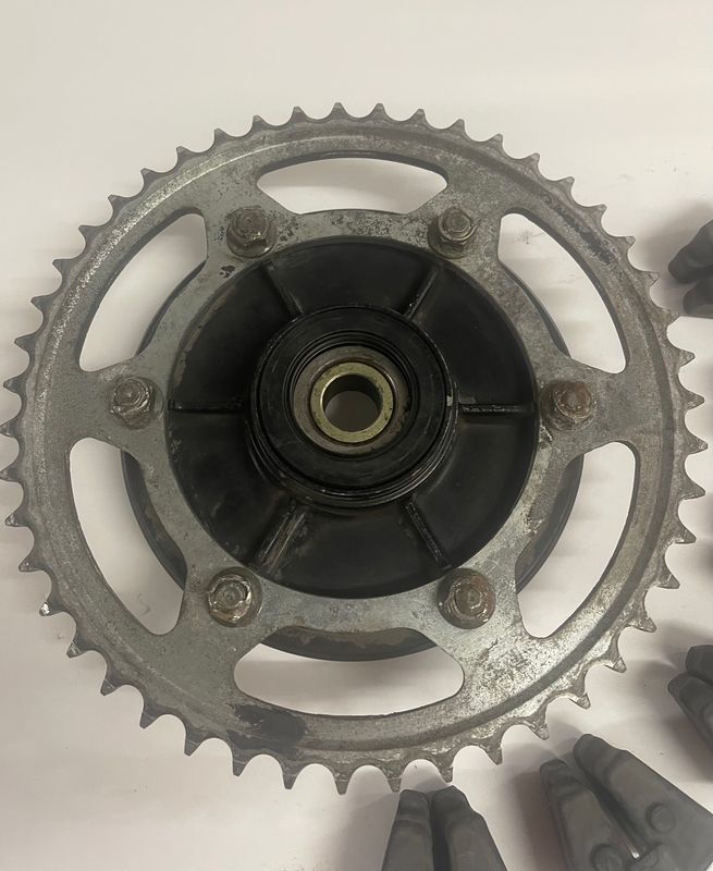 Rear Drive Sprocket Hub/Rubbers-2003 Yamaha Thundercat YZF600R