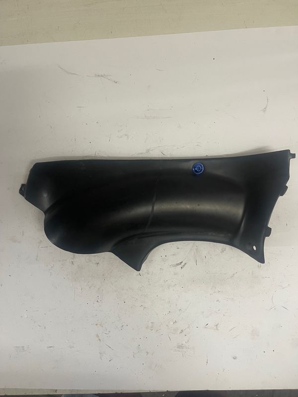 Left Air Duct Cover-2003 Yamaha Thundercat YZF600R