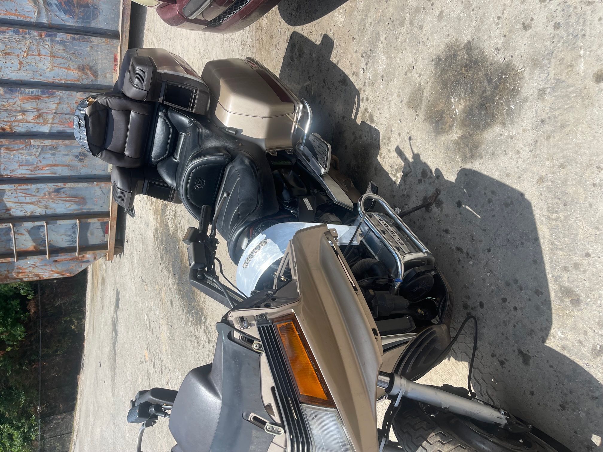 1988 Honda Goldwing GL1500-Parting Out