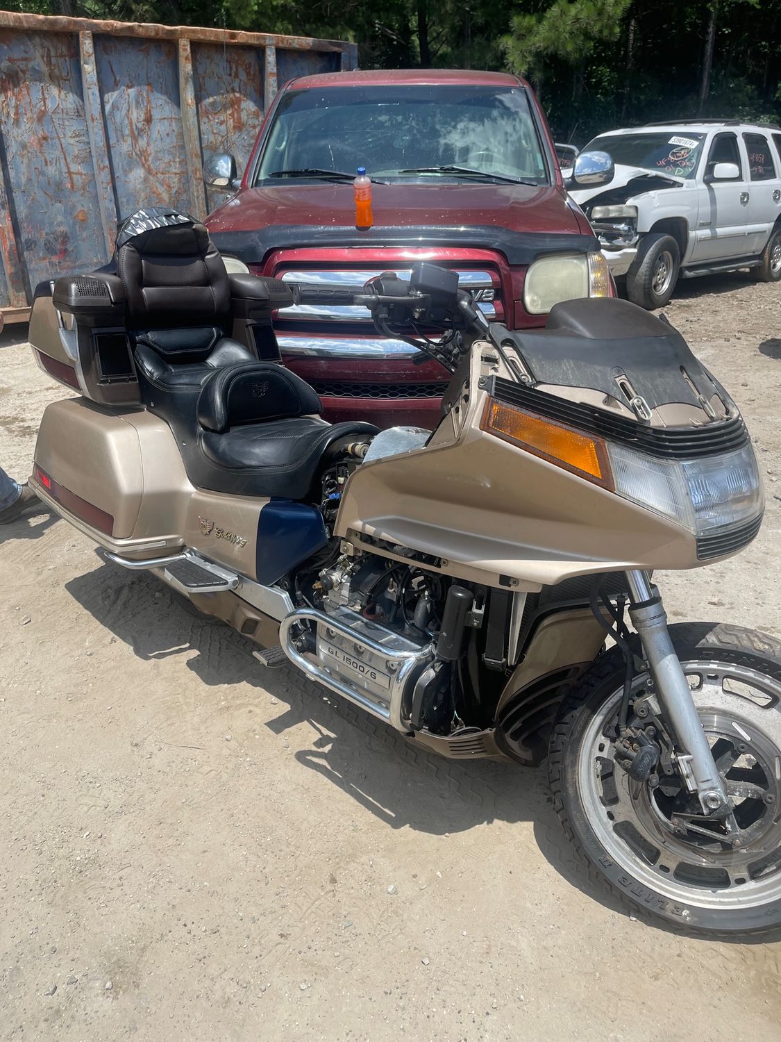 1988 Honda Goldwing GL1500-Parting Out