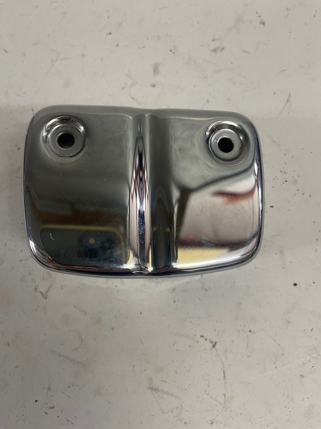 Ignition Coil Cover Chrome -Pulled from a 2005 Harley-Davidson FXDWG Dyna Wide Glide