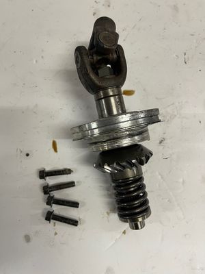 Middle Drive Gear U-Joint--2004 Yamaha XVS650 Base